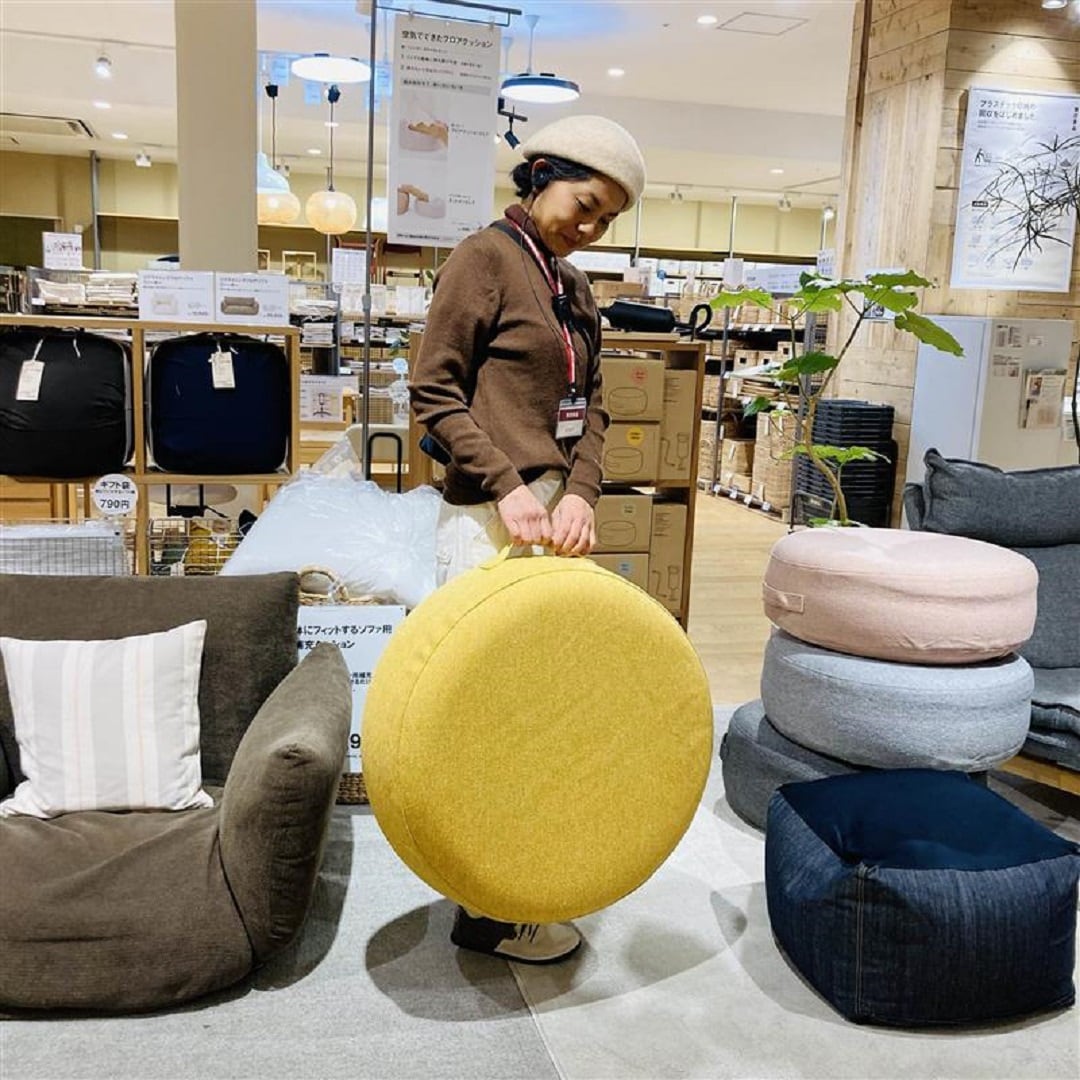 持ち手もついているので移動も手軽に行えます。