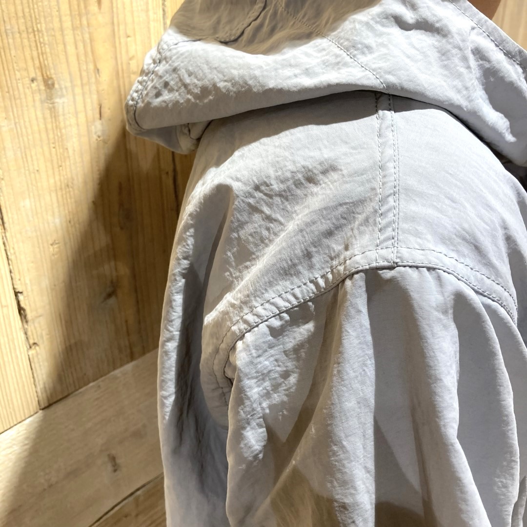 リンクルを強調したフードのアップ画像