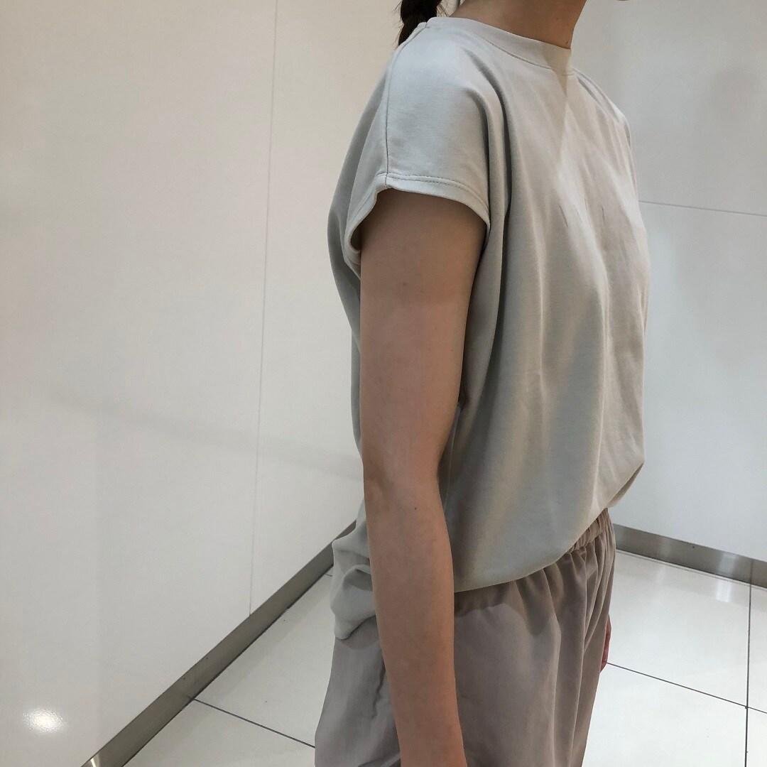 フレンチスリーブ横から