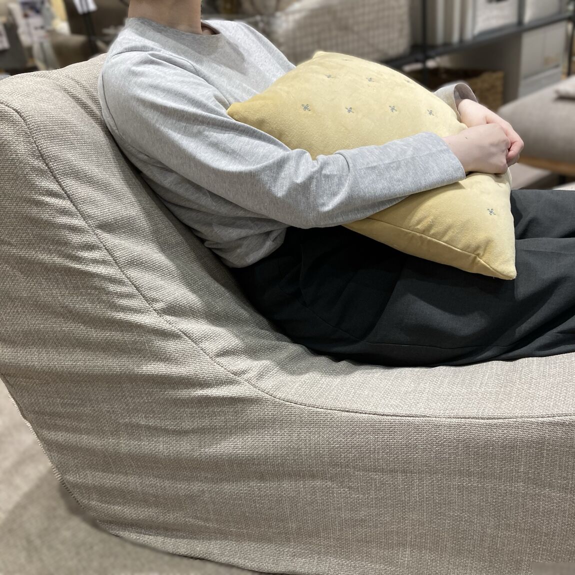 【イオンモール岡山】新用品 ゆったり座れるパーソナルソファのご紹介_jPZug8