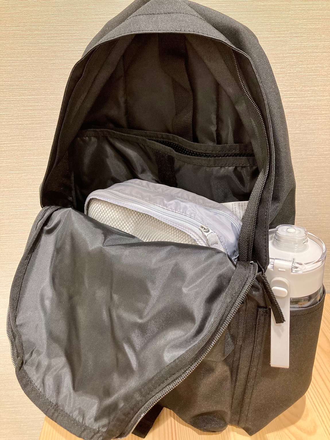 リュックと仕分けケース