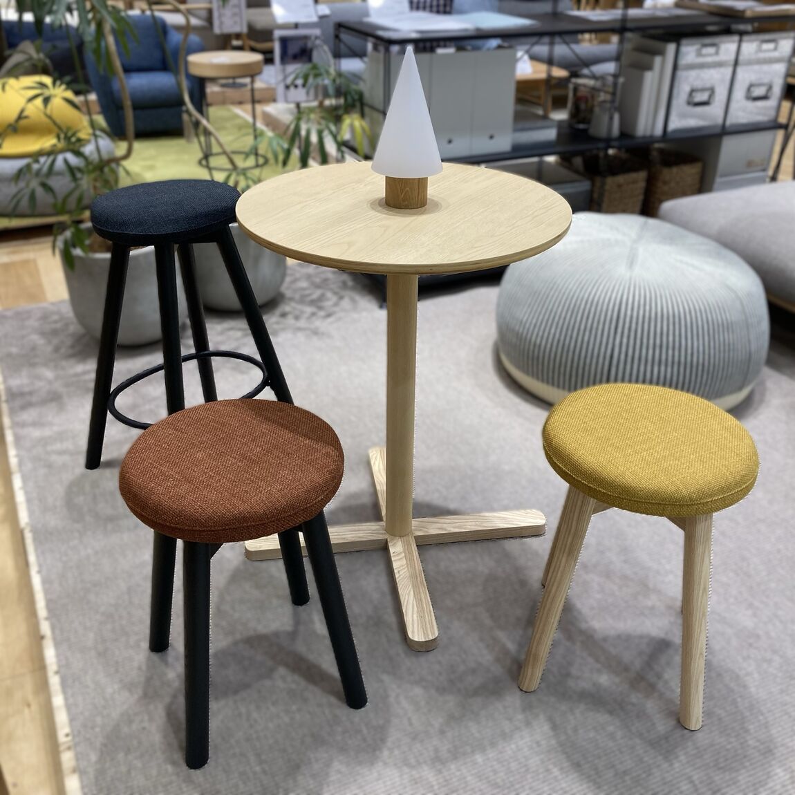 【イオンモール岡山】組み立てやすく、持ち帰りやすい。新商品のライトファニチャーのご紹介。_F8ZWS3