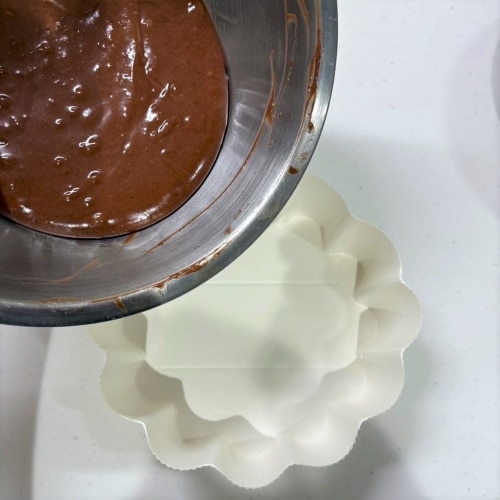 型に流しいれる画像