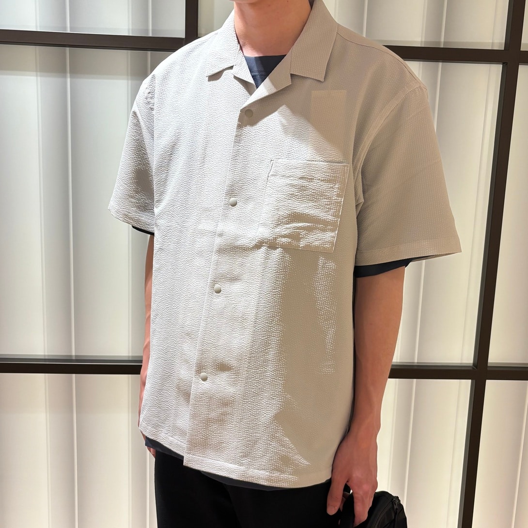 神戸阪急_風を通す紳士
