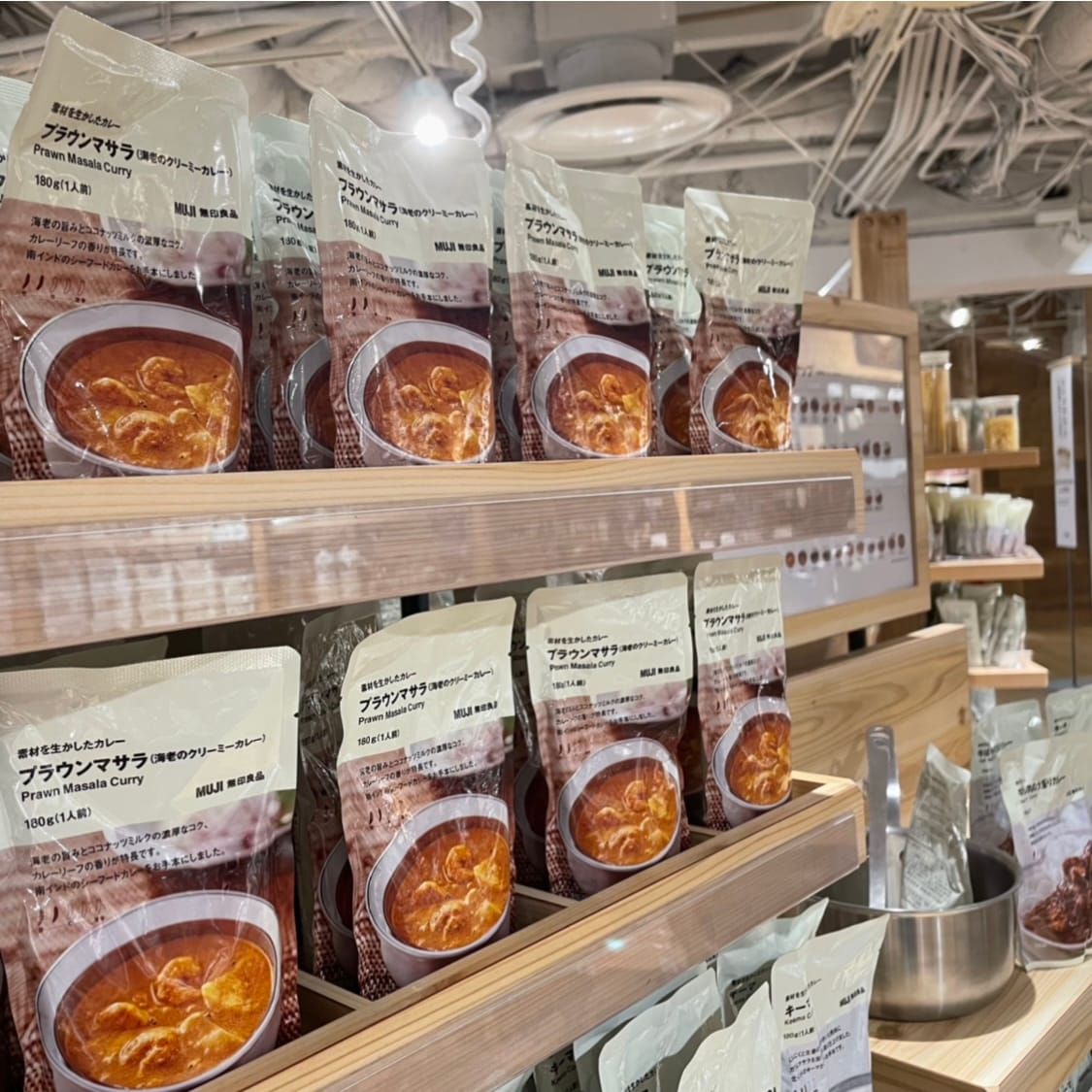 レトルトカレー売場