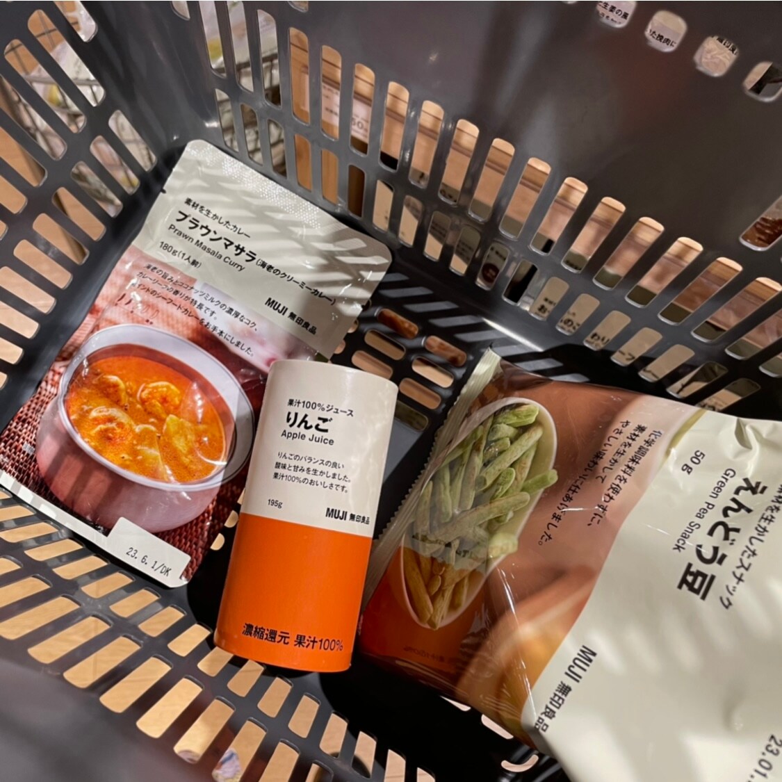 買い物かごの中