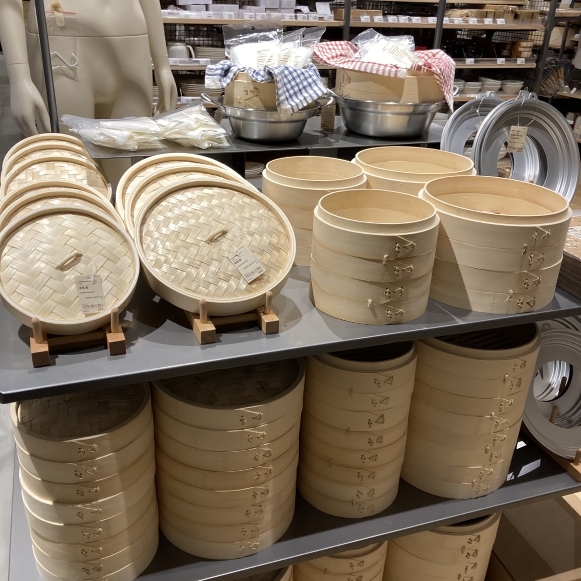 キッチン用品の売場です