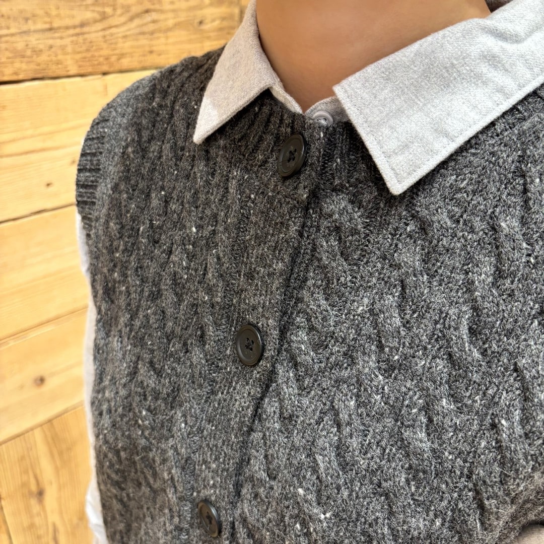 046867_20251110_01_04