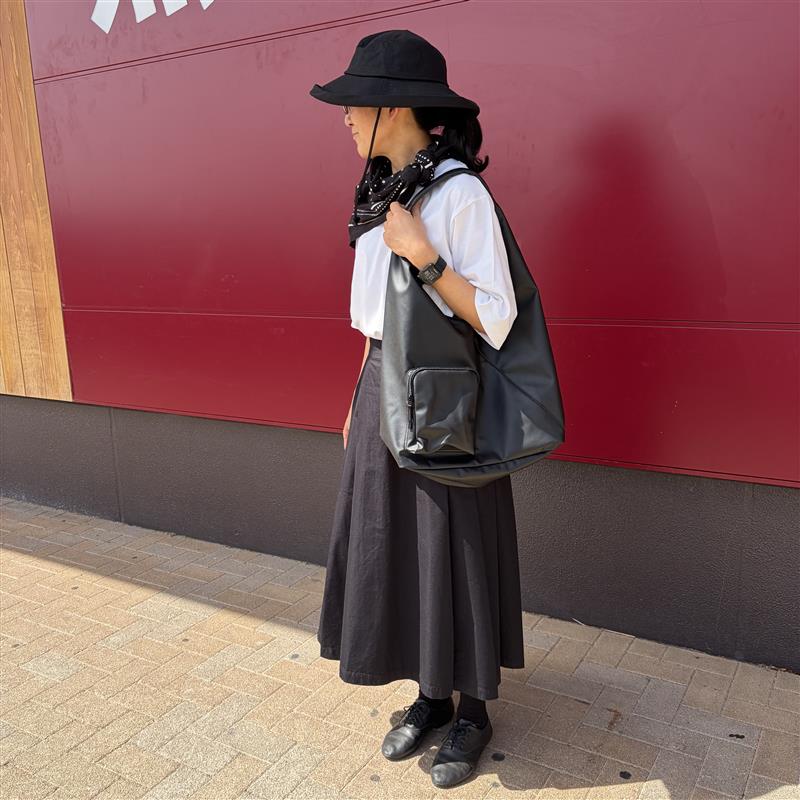 スタッフスナップ斜め前から全身