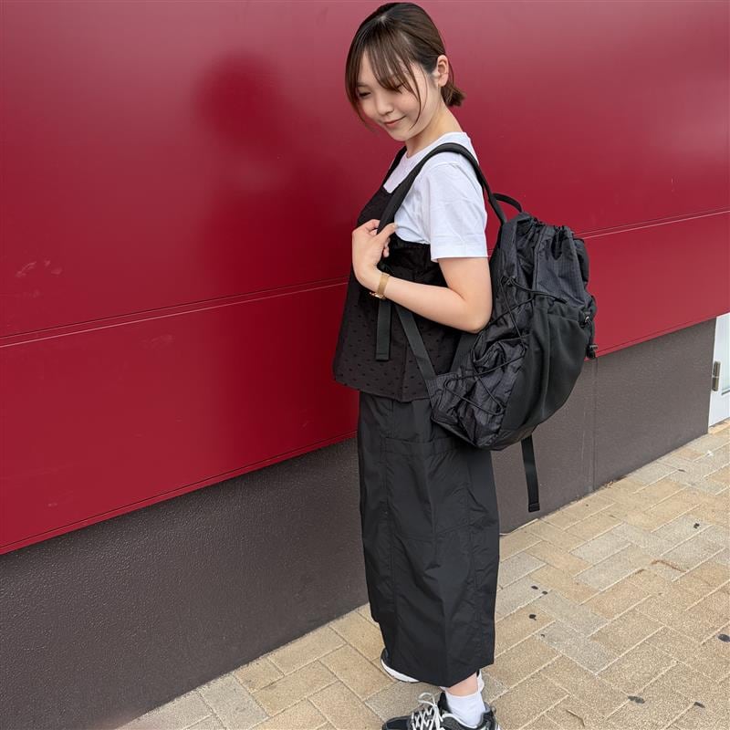 スタッフスナップ全身斜め前