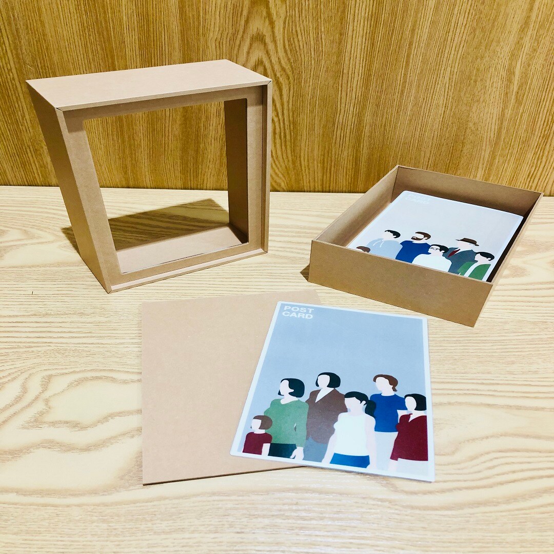フォトフレームにもなるケース