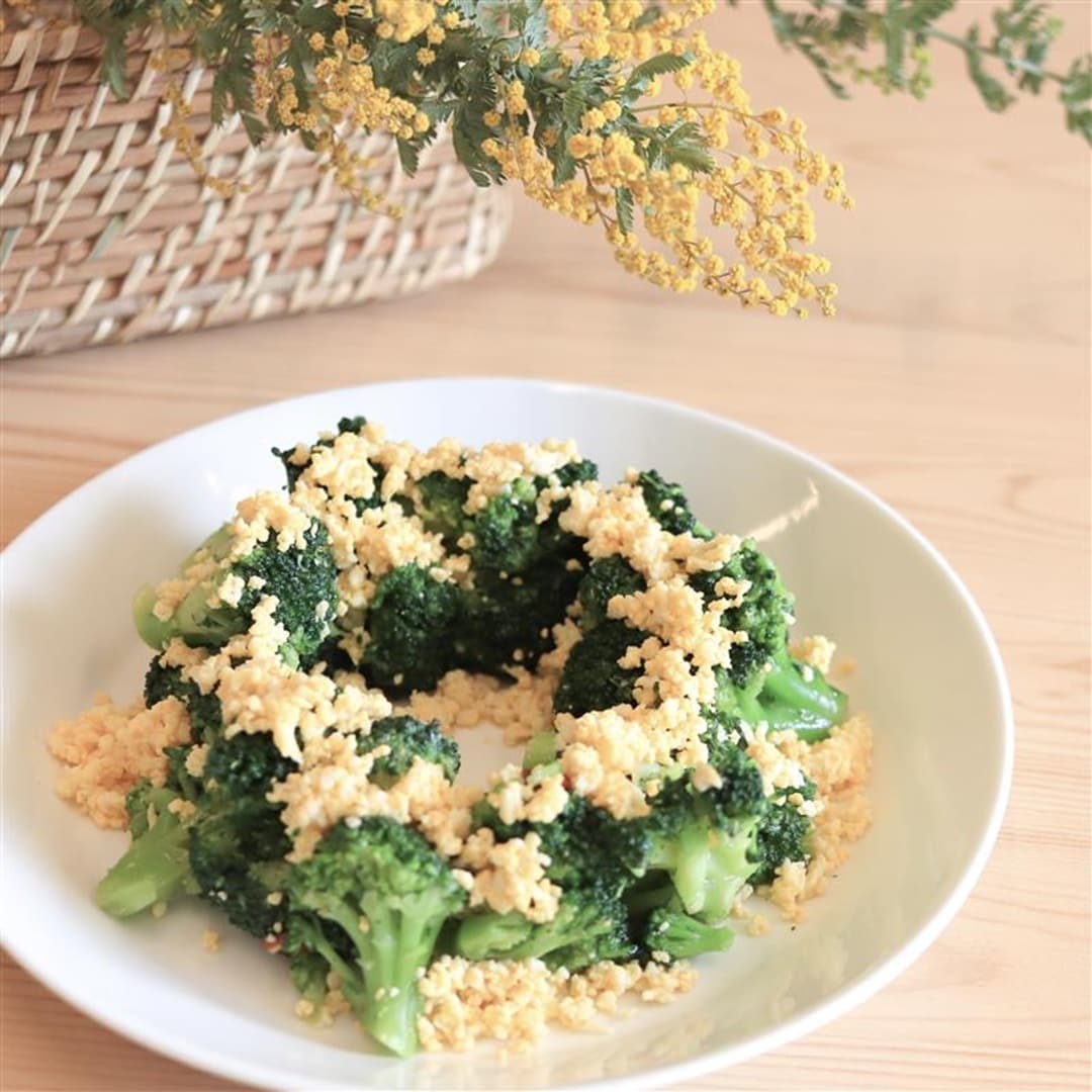 パスタソースでアレンジしたミモザサラダ