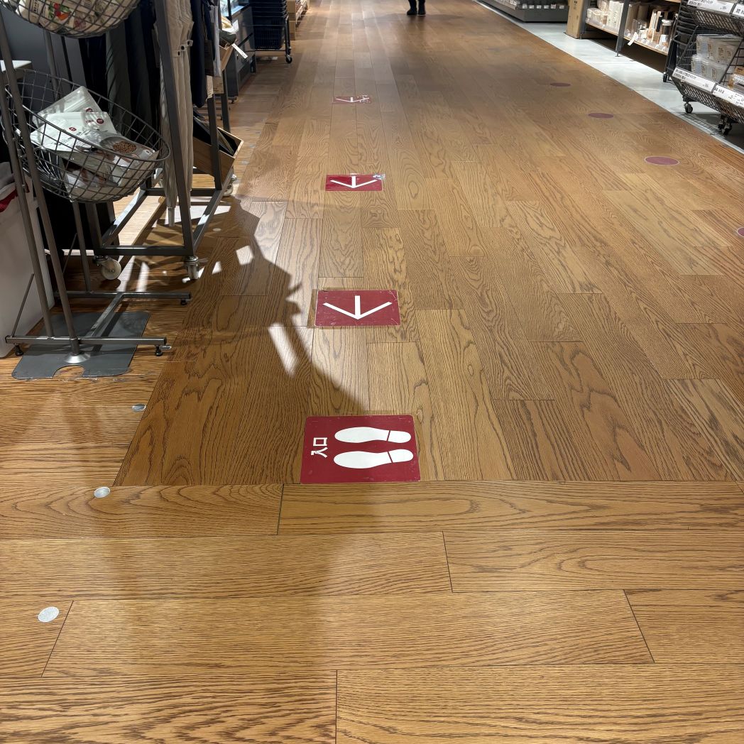 レジ列の並び場所