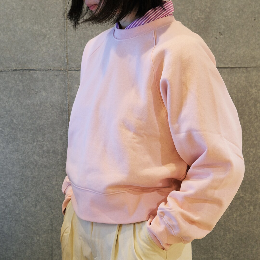 横から