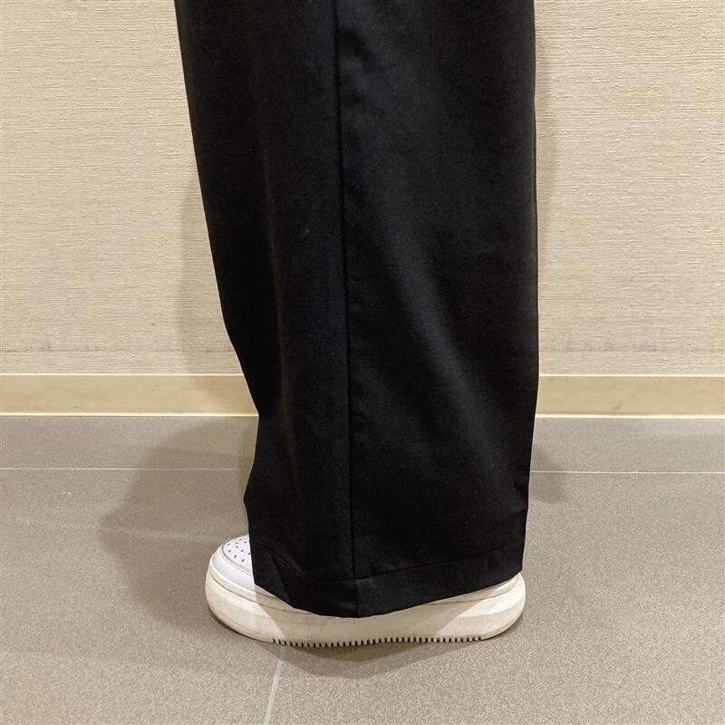 裾上げ後のパンツ