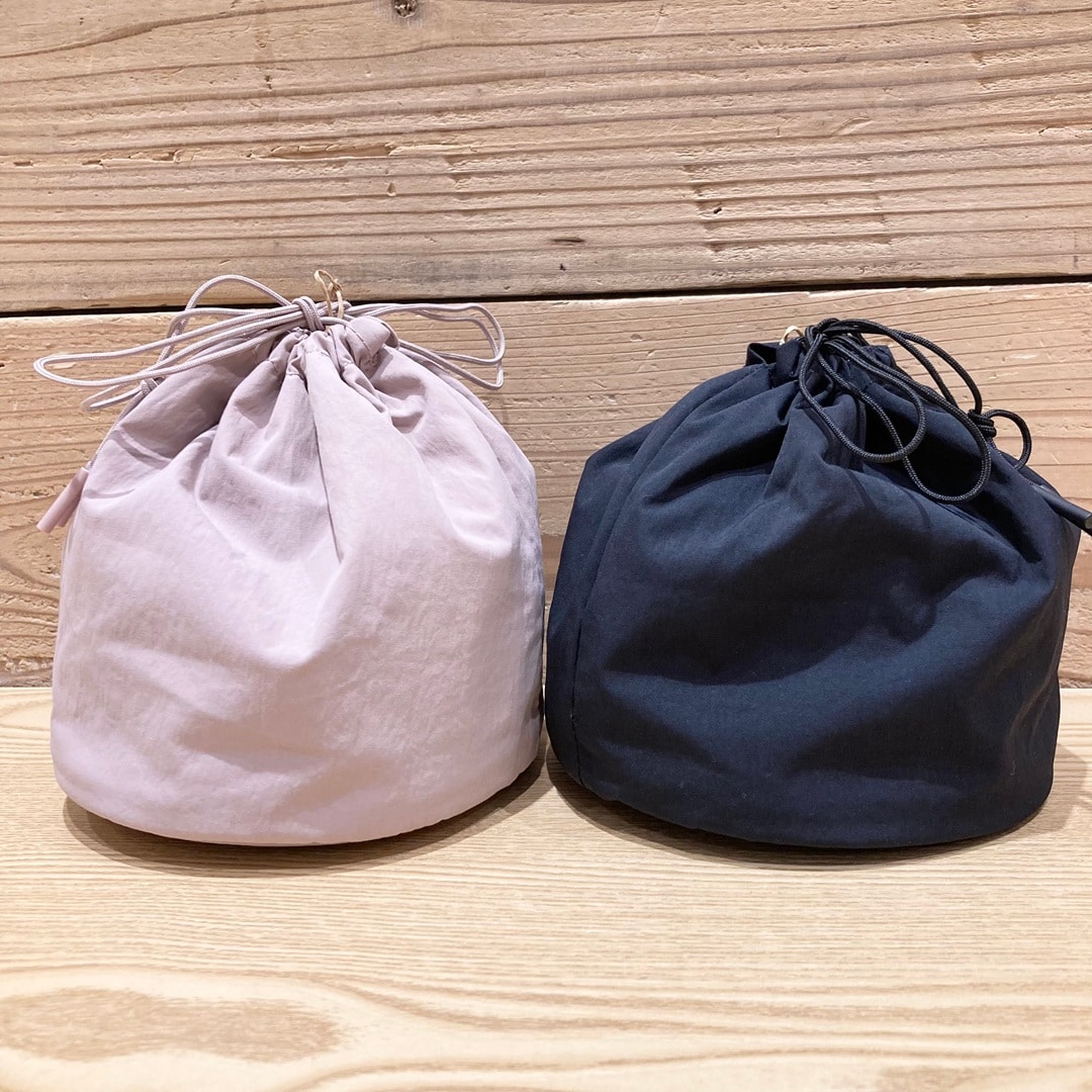 無印良品 撥水ナイロン巾着ポーチ