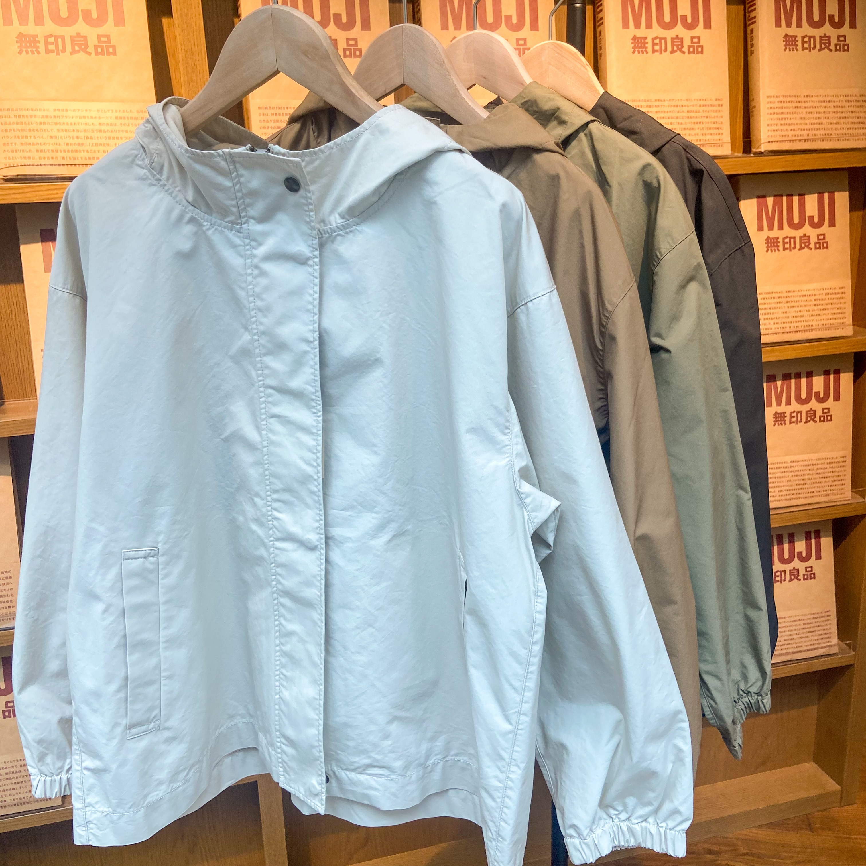 銀座】婦人 春を楽しむ撥水アウター｜2F 衣料品売場｜ 無印良品