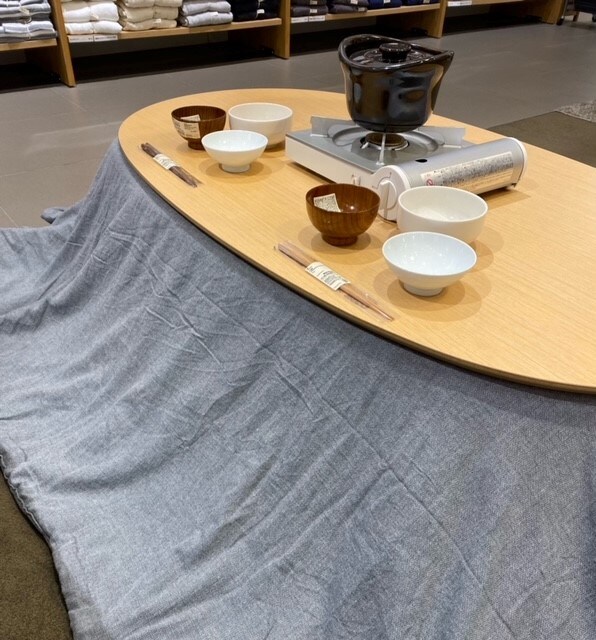 イオンモール浜松志都呂】冬に大活躍のこたつのご紹介｜ 無印良品