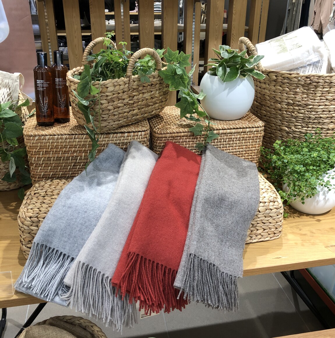 福田屋ショッピングプラザ宇都宮】ウールひざ掛けにもなる大判