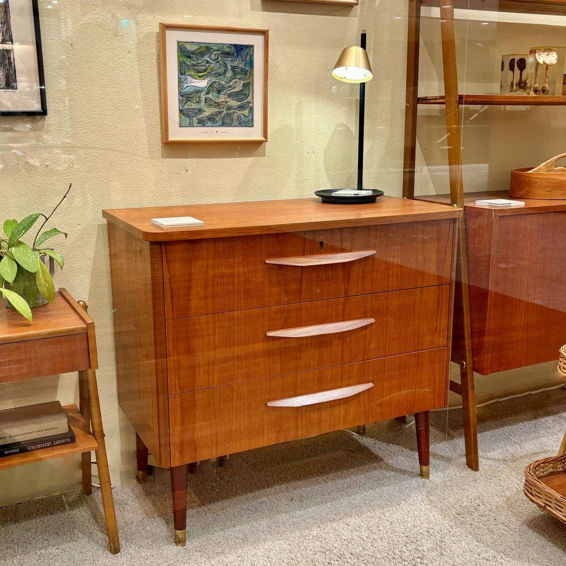 デリエ・イデー】新生活にヴィンテージ家具を｜ 無印良品