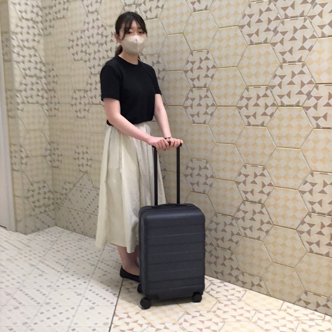 MUJI 無印良品　バーを自由に調節できるハードキャリーケース 35L NEWoManYOKOHAMA】おすすめ・バーを自由に調節できるハード