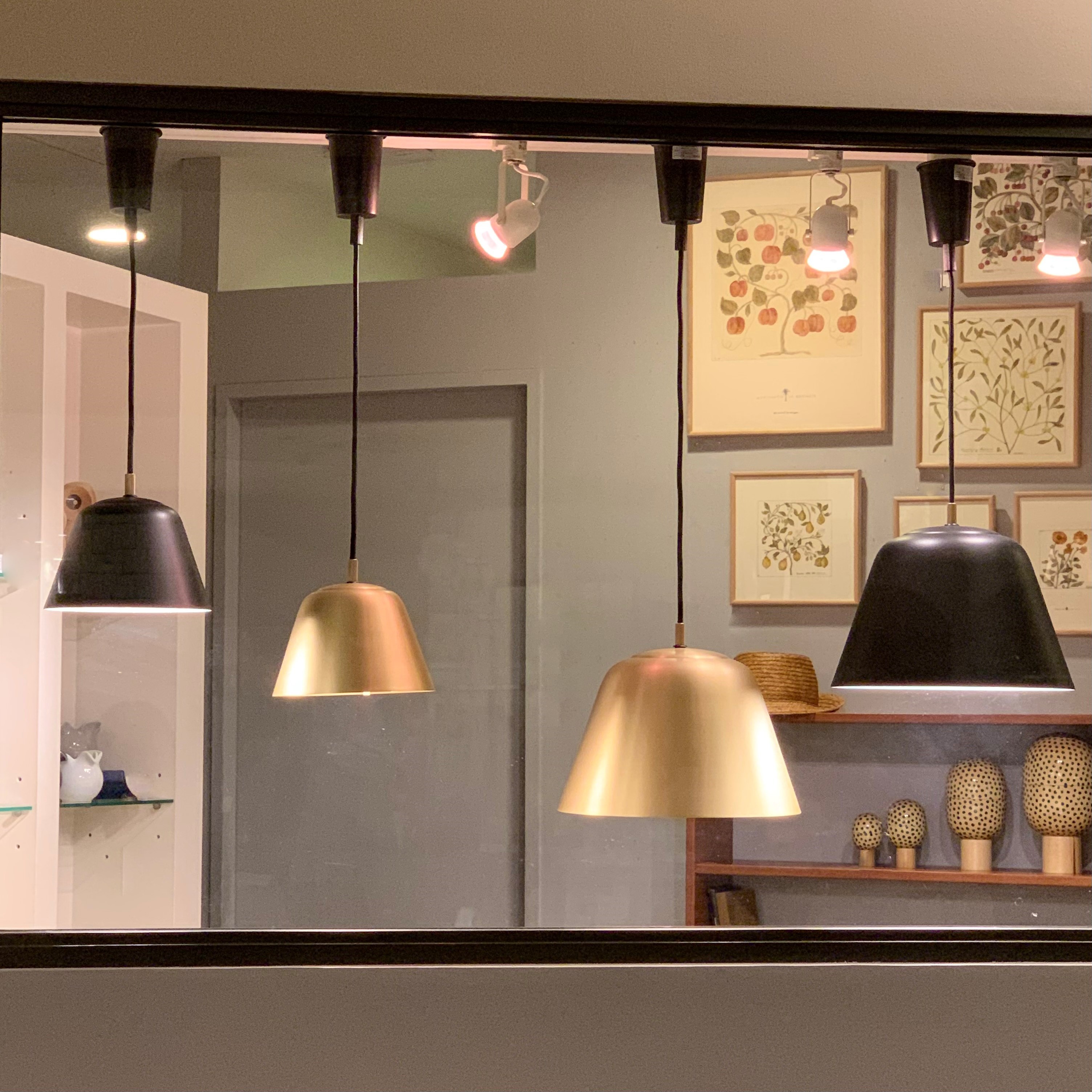 IDEE ペンダントライト　CAMPANA PENDANT LAMP M 照明 IDEE CAMPANA PENDANT LAMP M / イデー カンパーナ ペンダント