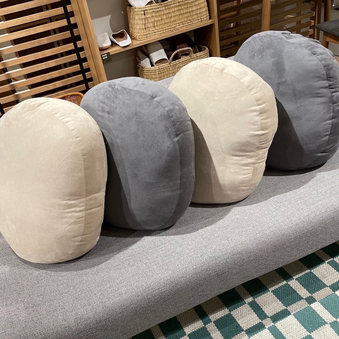 無印良品　クッション 天満橋京阪シティモール】ふわ・もち触感の万能クッション