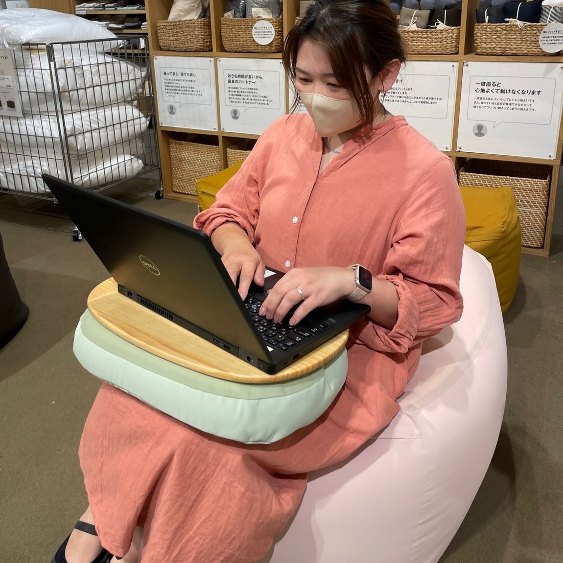 【無印良品】ひざの上で使えるテーブルクッション よもぎカラー ミントグリーン 南千里アネックス】テーブルクッションで、おうち時間を楽しもう｜無印