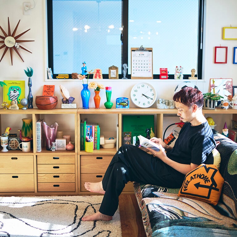 好きなものを、ずっとみていられる部屋 ｜ スタッキング シェルフ、キッチンツール スタンド ほか