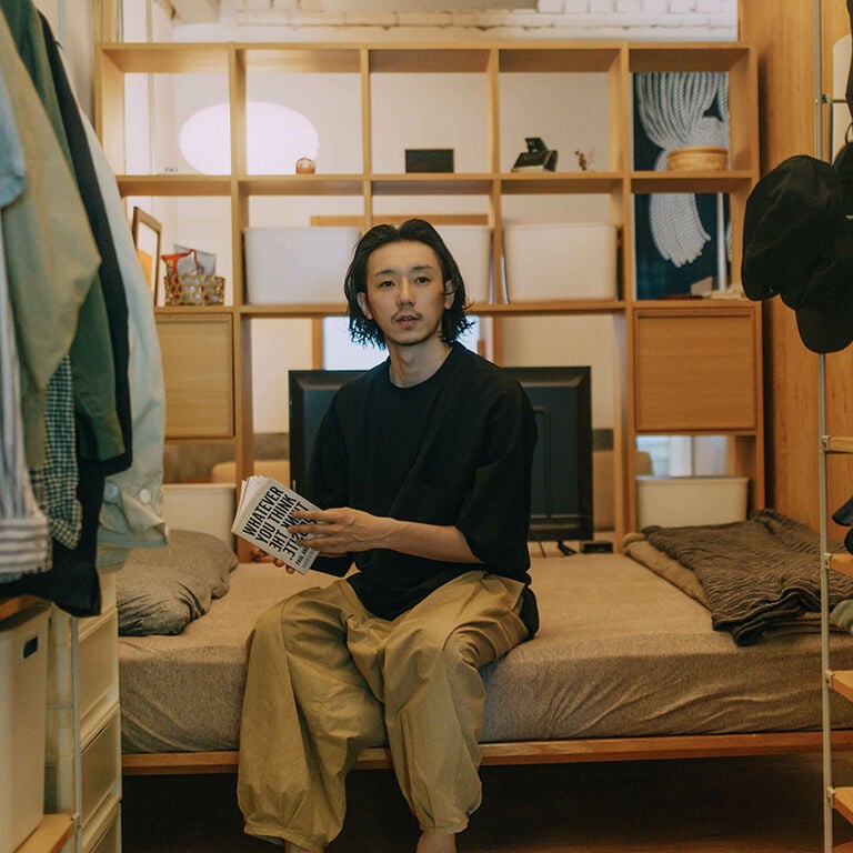 「植物、アート、家具。好きなものを束ねるのは MUJIの収納です」張軒豪さん