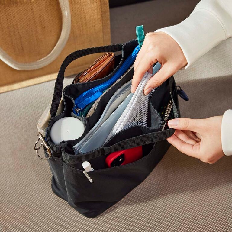 ものの位置が決まる。ナイロン バッグインバッグ