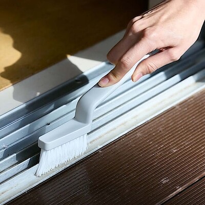 力が届き、しっかりこすれる。タイル目地 ブラシ