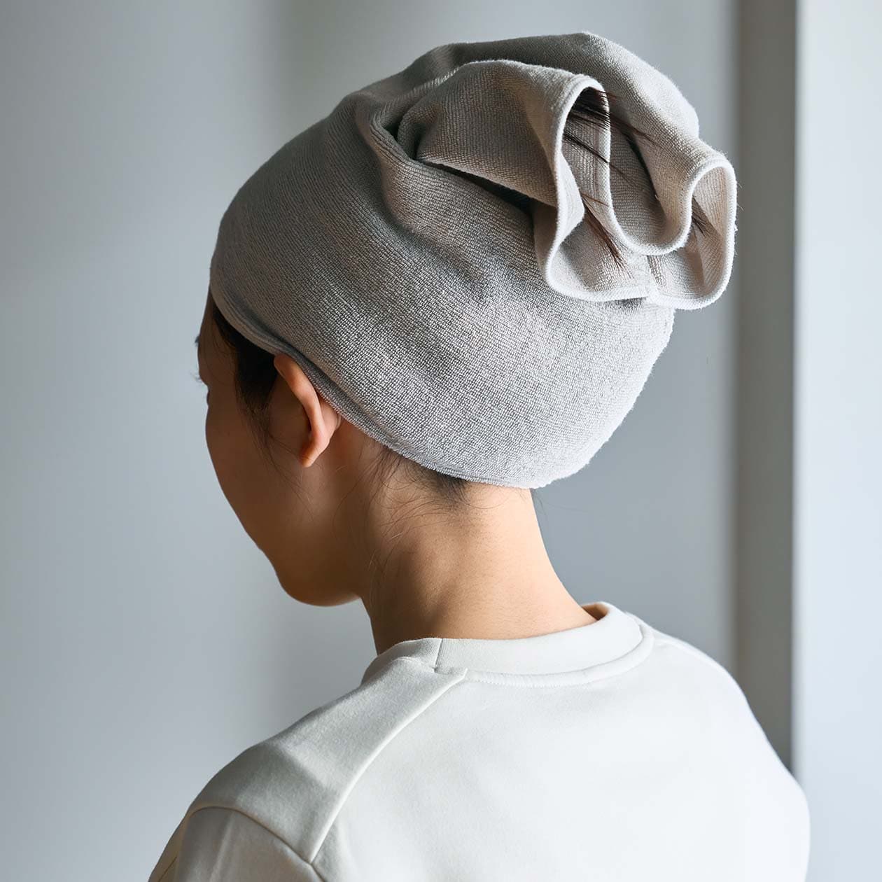 すっぽりかぶり、しっかり吸水。のびのび ターバンタオル