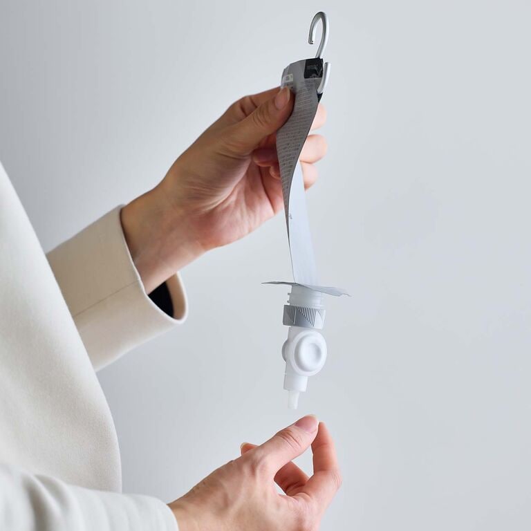 最後まで、使い切れる。詰替えパウチ用 吊り下げノズル