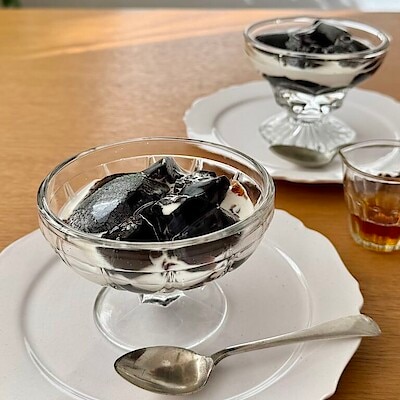 「オリジナルブレンド コーヒーゼリー」を大人スイーツにする、2つのアイデア