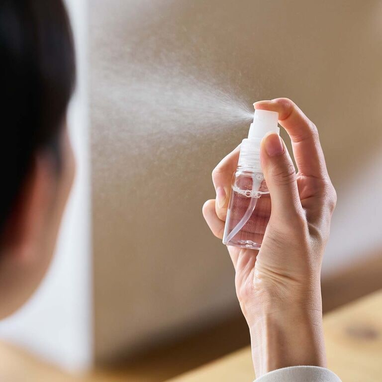 ほど良い量で、身軽に持ち歩き。小分けスプレー 30ml