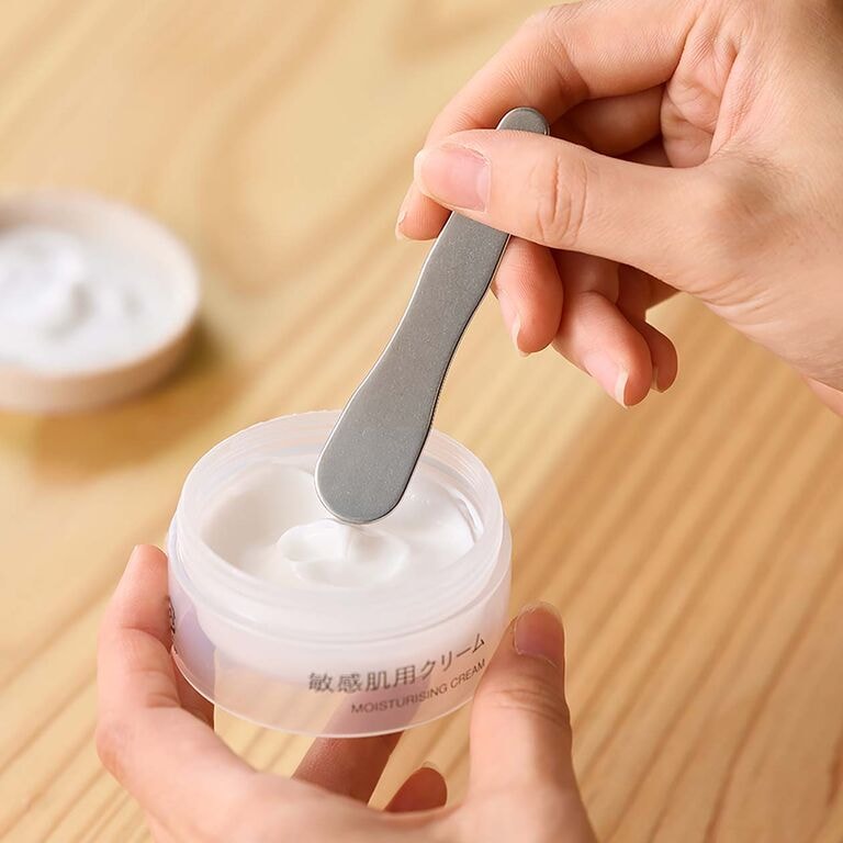 狙った量を、清潔にすくえる。ステンレス スパチュラ