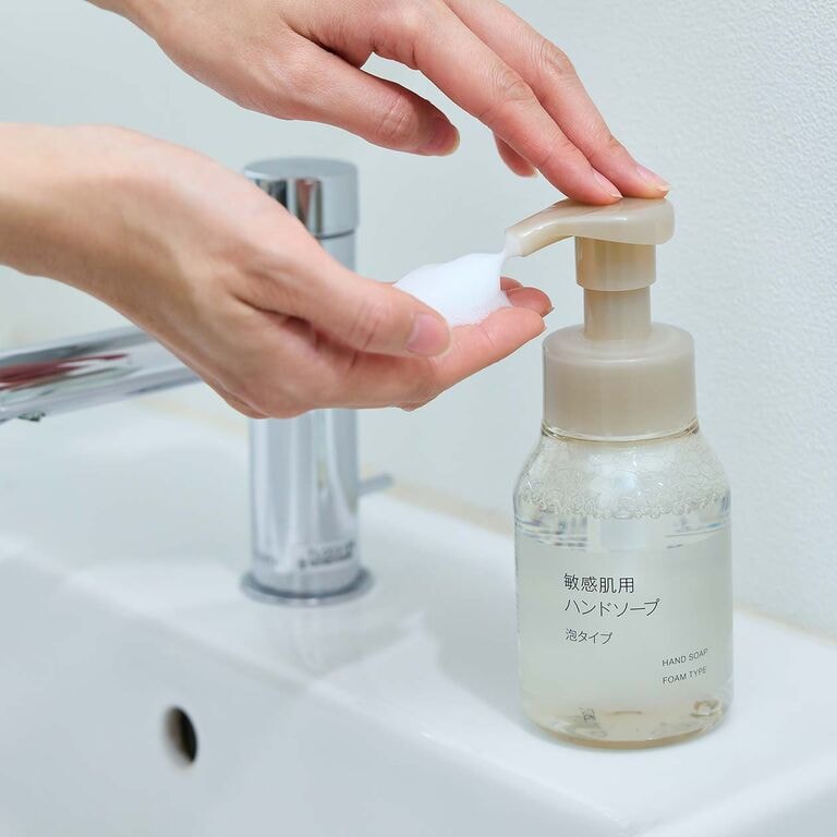 みんなで使える、低刺激性。泡の 敏感肌用ハンドソープ