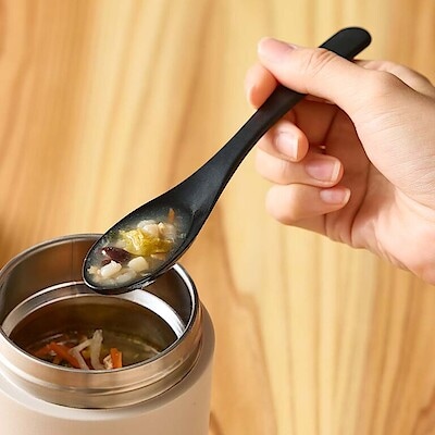 食事も調理もこなせる細身。シリコーン スリムスプーン