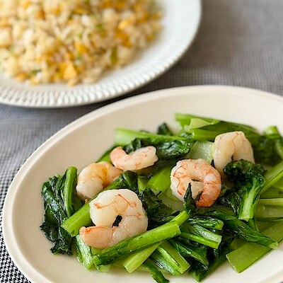 味が決まる「青菜炒めの素」でつくる、野菜炒めとチャーハン