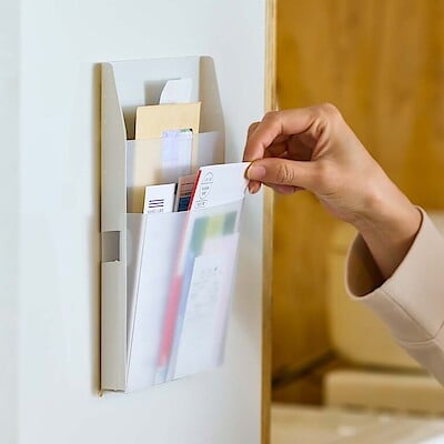 忘れないよう、見える先へ。マグネット付きポケット収納