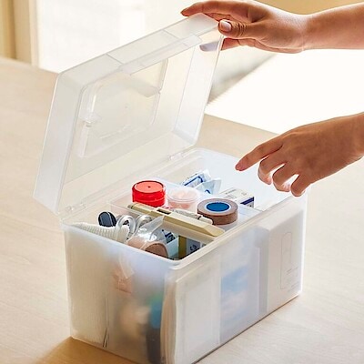 とっさのときにも、迷わず持ちだせるように。救急箱