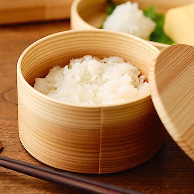 限りある資源を生かすことから生まれた、【大館工芸社】の新しい曲げわっぱ「Blanc Pa」