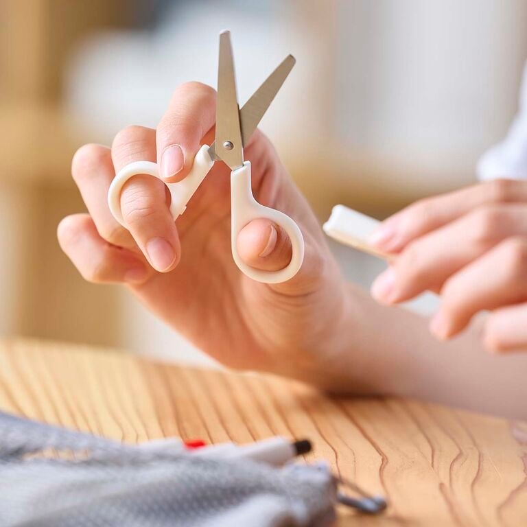 見た目はほっこり、切れ味はしっかり。ステンレスはさみ