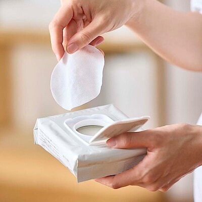 ふき取り、そのままパック。発酵導入 エッセンスパッド