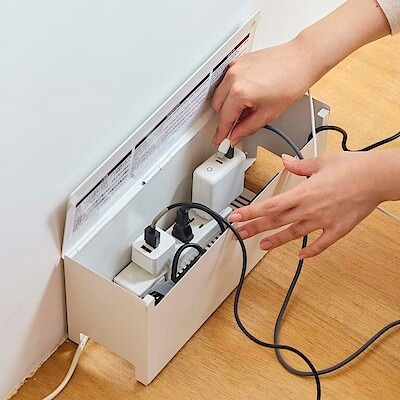 容れものごと、背景に隠す。スチール タップ収納箱