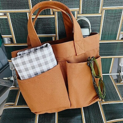 春のピクニックアイテムがおさまる収納力。 ｜ 帆布　ミニトートバッグ