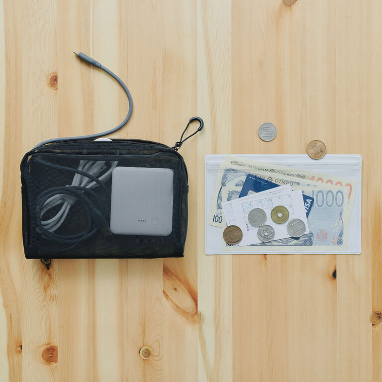 目的と中身で使い分け。持ち歩きポーチの選びかた