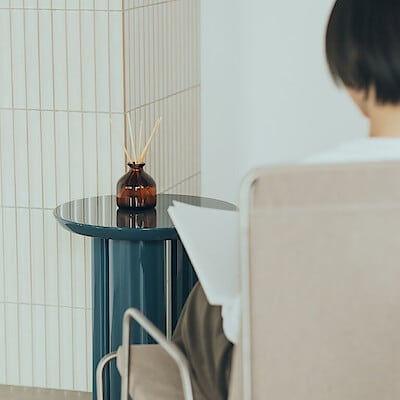 頭痛やめまいは“滞り”のサイン。ゆるめて、巡らせる漢方視点のセルフケア