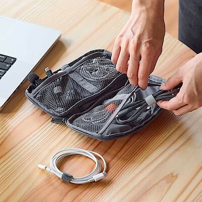 小物から衣服まで。通勤やオフィスで役立つ仕事アイテム